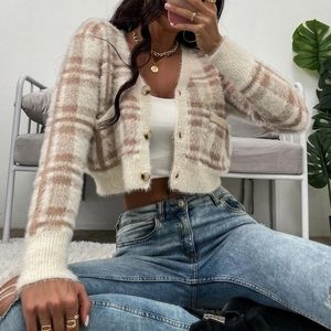 SHEIN Small Cropped Plaid Cardigan